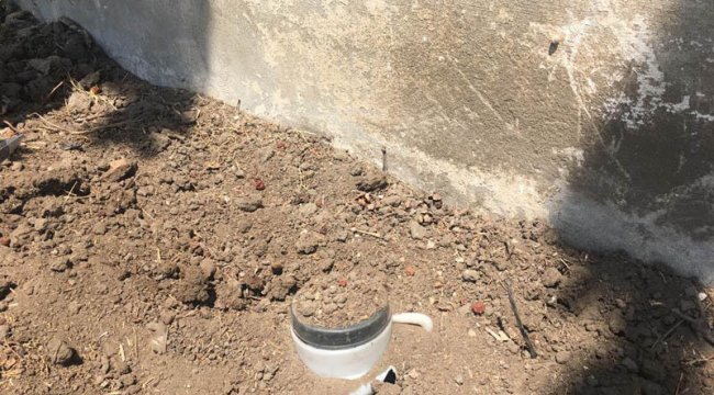 Hatay'da çiftliğe operasyon: Binlercesi toprağa gömülü bulundu