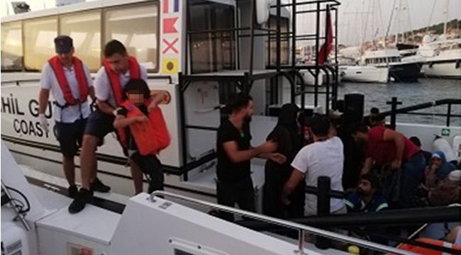 İZMİR&#039;DE 38 DÜZENSİZ GÖÇMEN YAKALANDI