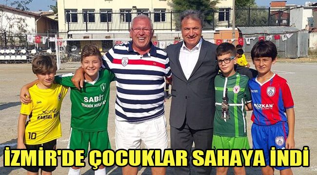 İZMİR'DE ÇOCUKLAR SAHAYA İNDİ