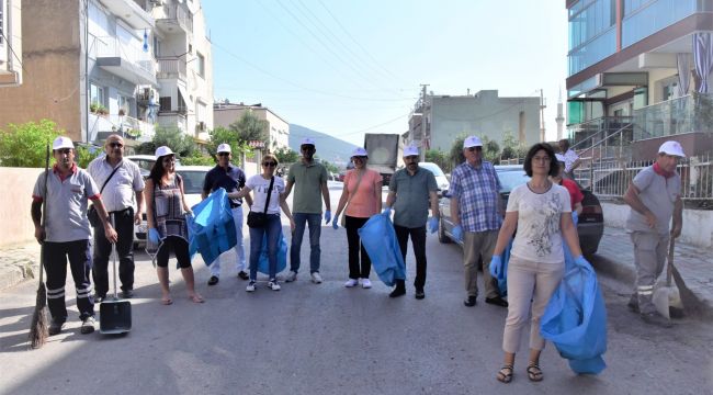 İZMİR'E TOZ KONDURMUYORUZ