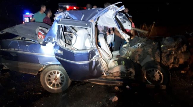 OTOMOBİL İLE TIR KAFA KAFA ÇARPIŞTI: 1 YARALI