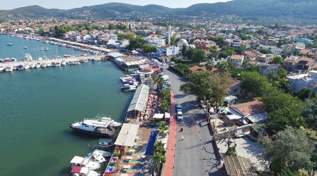 Urla'da şenlik de var konferans da