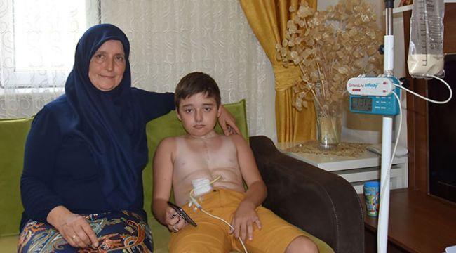 300 ameliyat geçiren Kayra, sağlığının düzelmeyeceğinden korkuyor