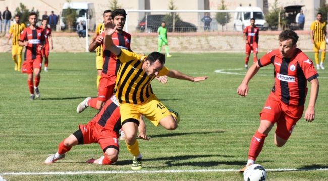 Aliağaspor lige galibiyetle başladı