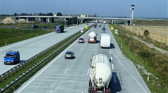 "BETON YOLLAR YERLİ KAYNAK VE YERLİ ÜRETİM DEMEK"