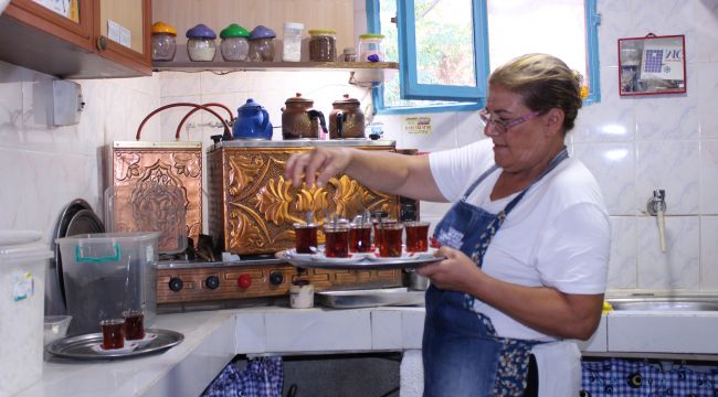 BU KAHVEDE NAZİK OLMAZSAN, TEPSİYİ KAFAYA YERSİN