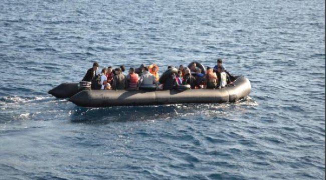 DİKİLİ VE KARABURUN AÇIKLARINDA 203 KAÇAK GÖÇMEN YAKALANDI