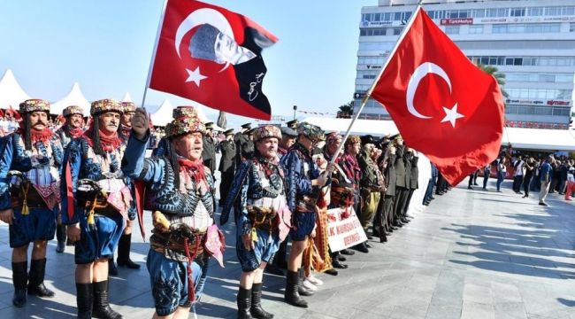 İZMİR, 9 EYLÜL COŞKUSUNA HAZIR