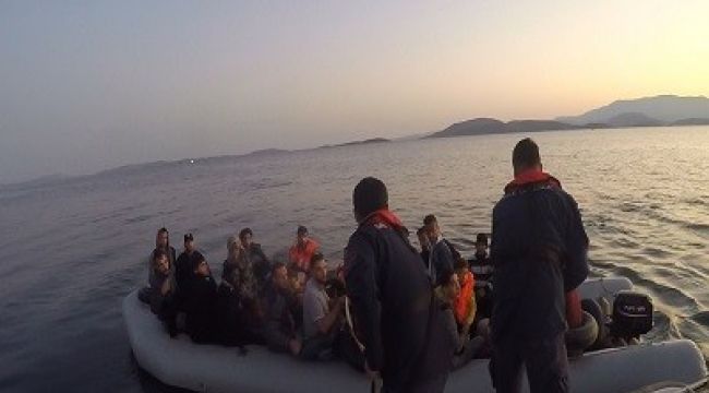 İZMİR'DE 237 DÜZENSİZ GÖÇMEN YAKALANDI