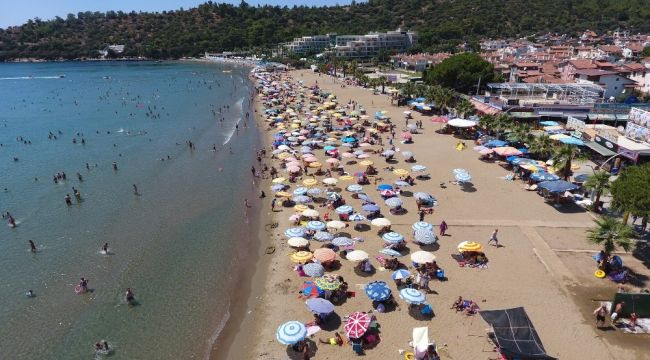 Menderes sahillerinde sezon devam ediyor