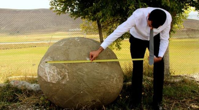 Moğollardan kalma 2 tonluk mancınık güllesi Erzurum'da bulundu