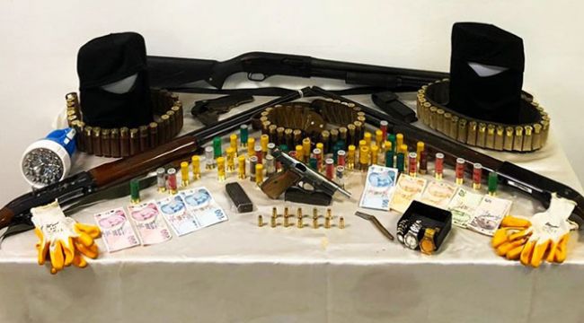Ölümle tehdit ettikleri köylüyü soyan 2 şüpheli yakalandı