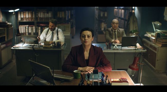 BEYAZ PERDEDE ALTIN KEDİ HEYECANI