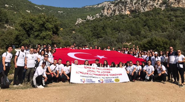 BUCALI GENÇLERDEN CUMHURİYET YÜRÜYÜŞÜ