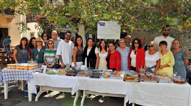 Çeşme CHP Gençlik Kollarından sokak hayvanları için kermes