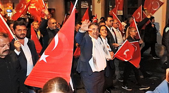 Çeşme'de Cumhuriyet coşkusu doruğa ulaştı