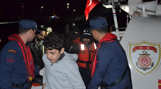 İzmir’de 10 kaçak göçmen yakalandı