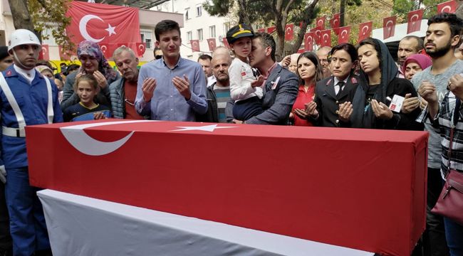 İZMİR ŞEHİDİNİ UĞURLADI