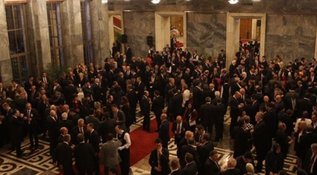 'Resepsiyon' gitti 'kabul töreni' geldi