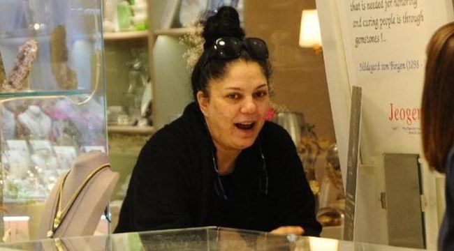 Şarkıcı İzel'i estetik sonrası kimse tanıyamadı
