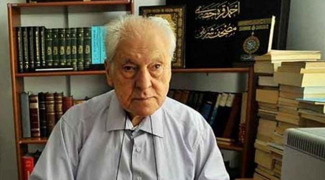 Ünlü yazar Nuri Pakdil hayatını kaybetti