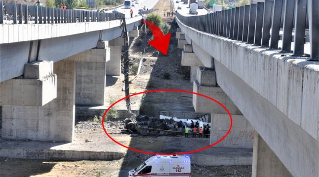 Viyadükten uçan TIR'ın sürücüsü öldü