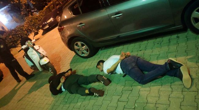 YAKALANAN İKİ KİŞİ GÖZALTINA ALINDI
