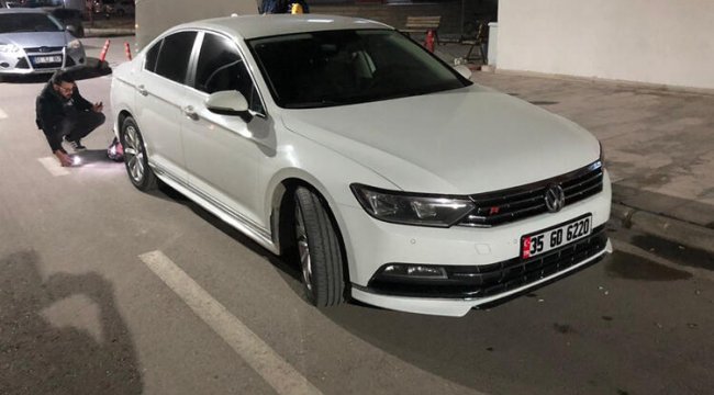 Adana'da otomobilin tamponundan bakın neler çıktı
