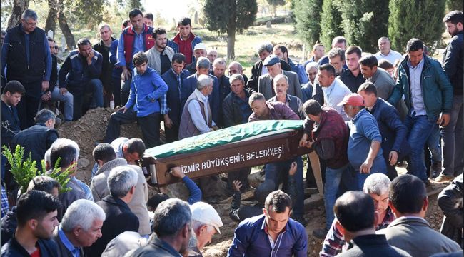 ÖLDÜRÜLEN AİLEYE ACI VEDA
