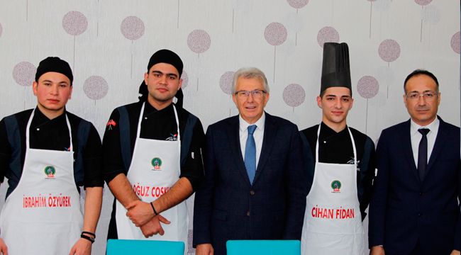 BAŞKAN ERİŞ, GELECEĞİN ŞEFLERİNİ TEBRİK ETTİ
