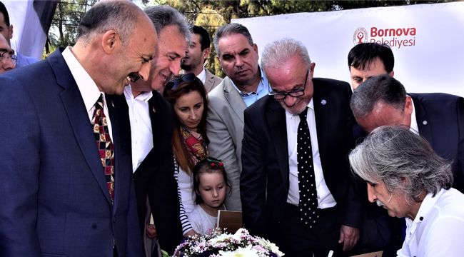 BORNOVALILAR 31 YAZARLA BULUŞTU