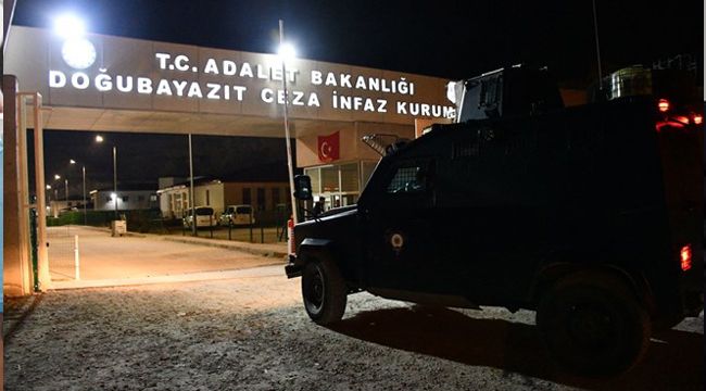 Eşinin yüzünü naylon poşet eritip yakan kişi tutuklandı