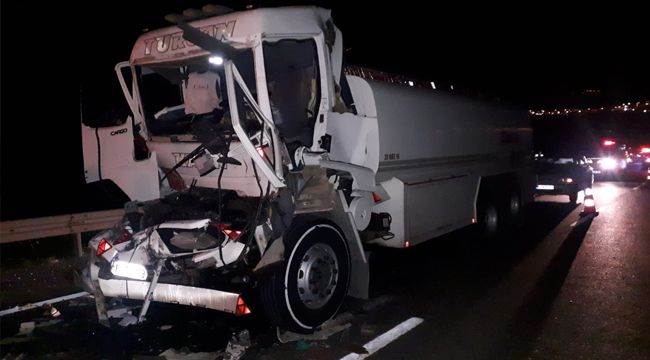 Hafriyat kamyonu ile akaryakıt tankeri çarpıştı: 1 yaralı