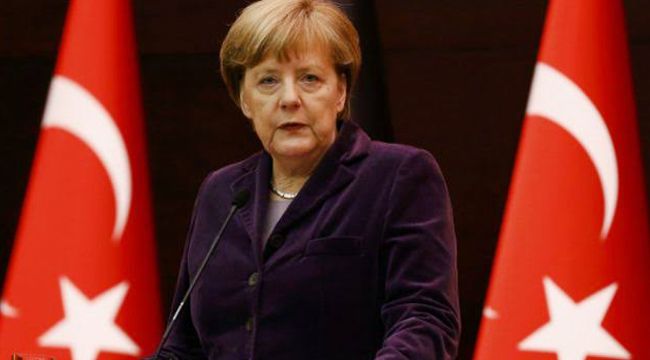 Merkel: Türkiye'nin NATO üyesi kalması lazım