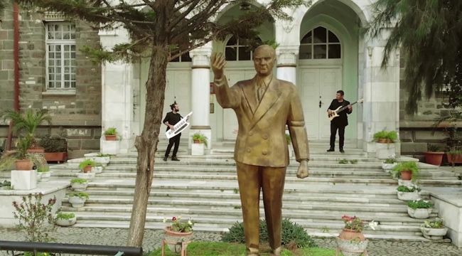 'ÖĞRETMENİN SESİ' KLİBİ GÜNDEM OLDU