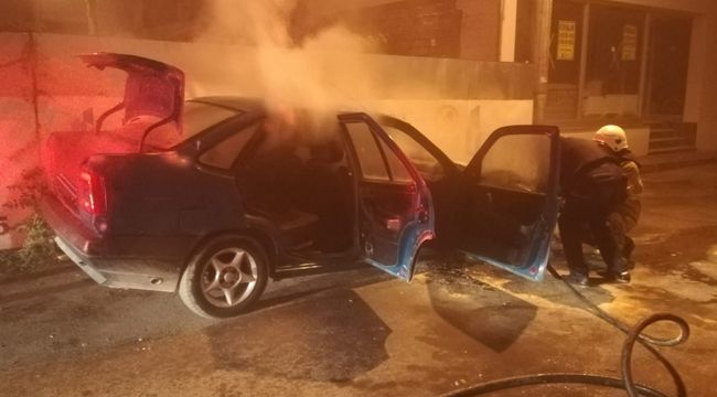 OTOMOBİL ALEV ALDI