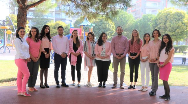 Pankart asıp pembe giydiler