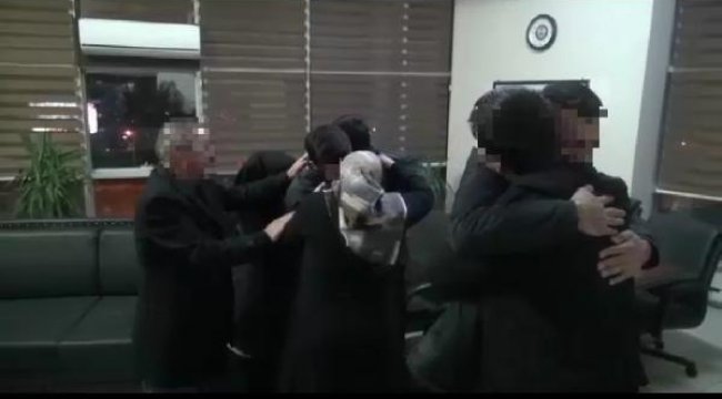 Polisin ikna ettiği 2 PKK'lı ailelerine teslim edildi