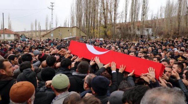 Şehit Jandarma Astsubay Çavuş Bünyamin Duymaz son yolculuğuna uğurlandı