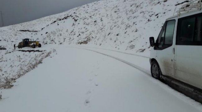 Siirt'e mevsimin ilk karı düştü