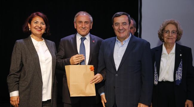 'TÜRKİYE'DE ÖĞRETMEN OLMAK' PANELİ