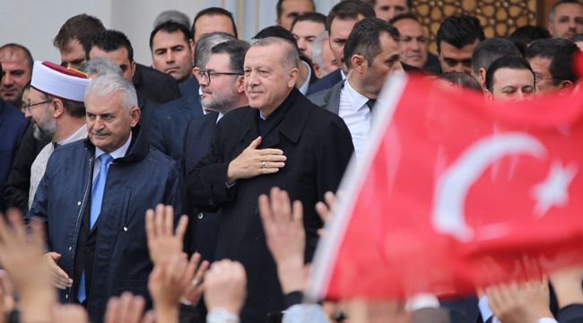 'ÜRKEK, KORKAK, PISIRIK, YALANCI'