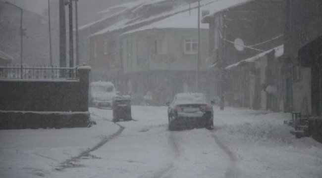 10 köy yolu ulaşıma kapandı