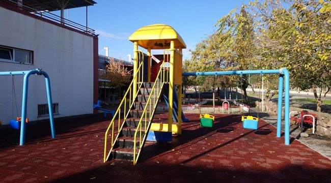 BAYRAKLI'DA PARKLAR YENİLENİYOR