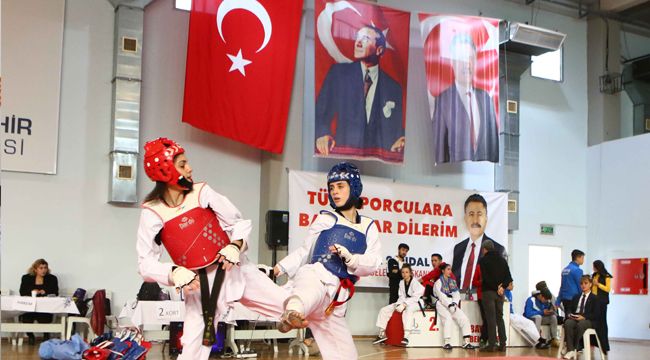 BAYRAKLI'DA TAEKWONDO ŞÖLENİ