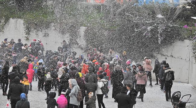 ÇEŞME'DE KAR HEYECANI