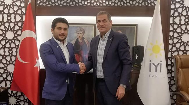 GENÇ İŞ ADAMINDAN SİYASETE İLK ADIM