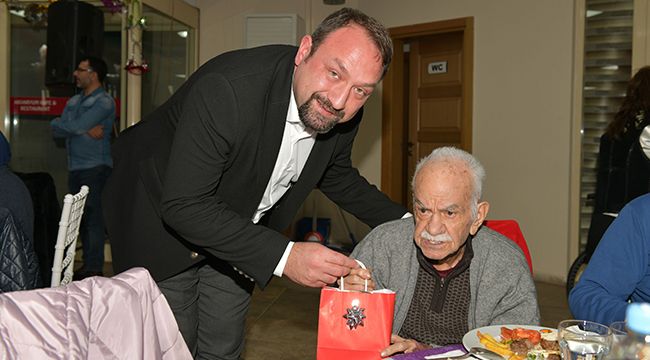 HUZUREVİ SAKİNLERİYLE YILBAŞI KUTLAMASI