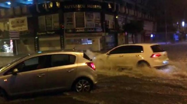 İskenderun'da sağanak yağış hayatı felç etti