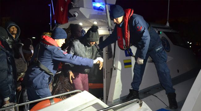 İZMİR'DE 35 GÖÇMEN YAKALANDI